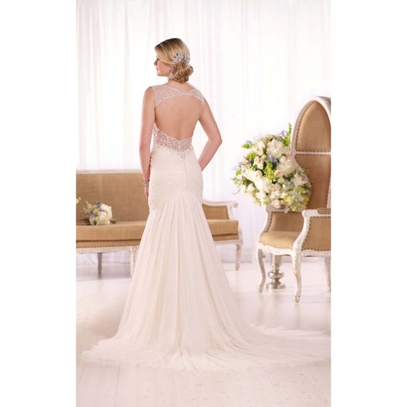 Essence of Australia size 10 French Tulle Satin Diamante mermaid Wedding Dress - Picture 3 of 12